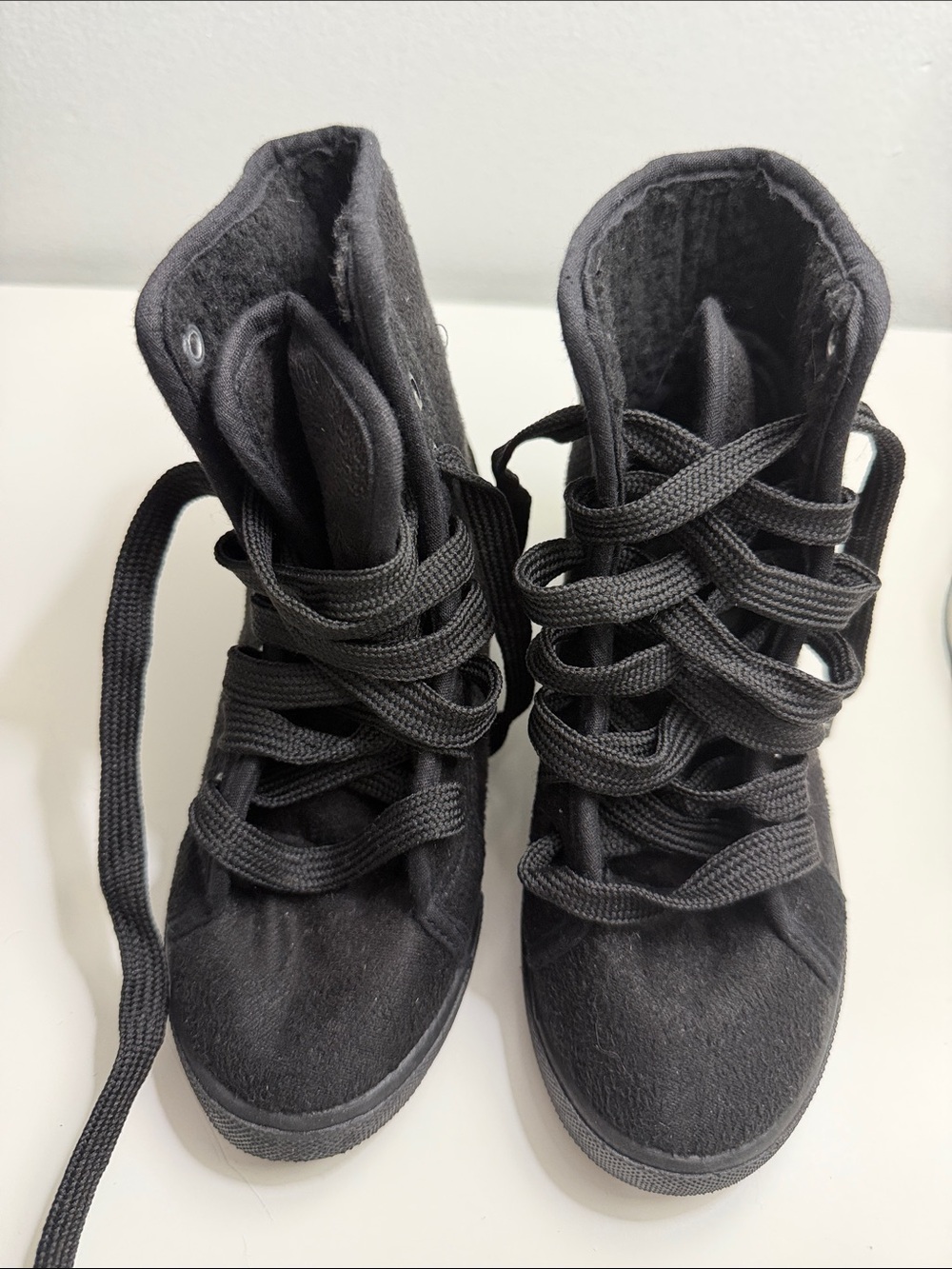 A meta Girls Black High-Top Canvas Sneakers size 13